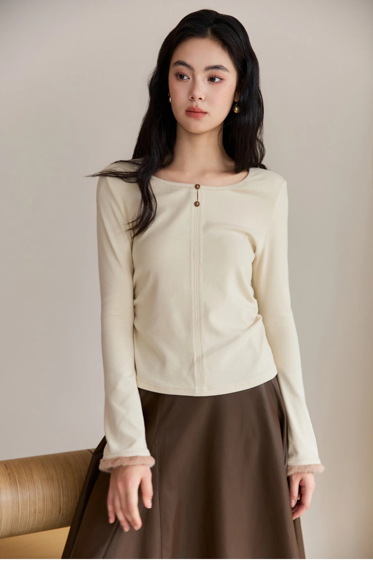 MISHOW Woman Sweaters 2025 Autumn Winter Apricot Brushed Knitted Bottoming Pullovers Pleated Design Casual Loose Top MXE48Z2517