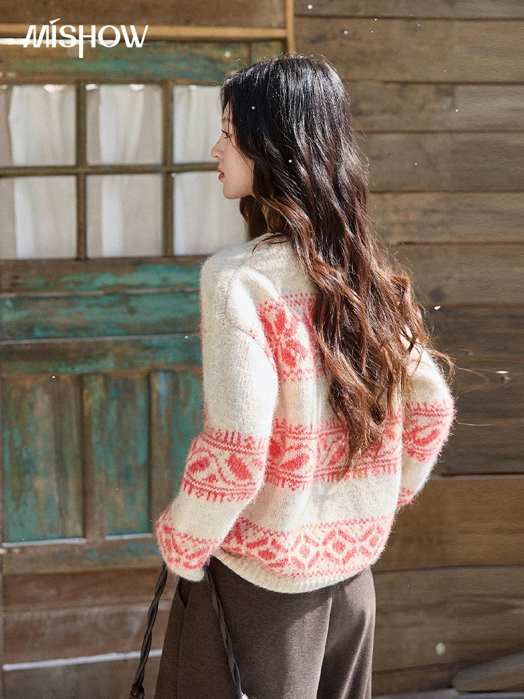 MISHOW Christmas Geometric Jacquard Sweater for Women 2025 Winter Beige White Wool Round Neck Loose Knitted Sweater MXE93Z2938