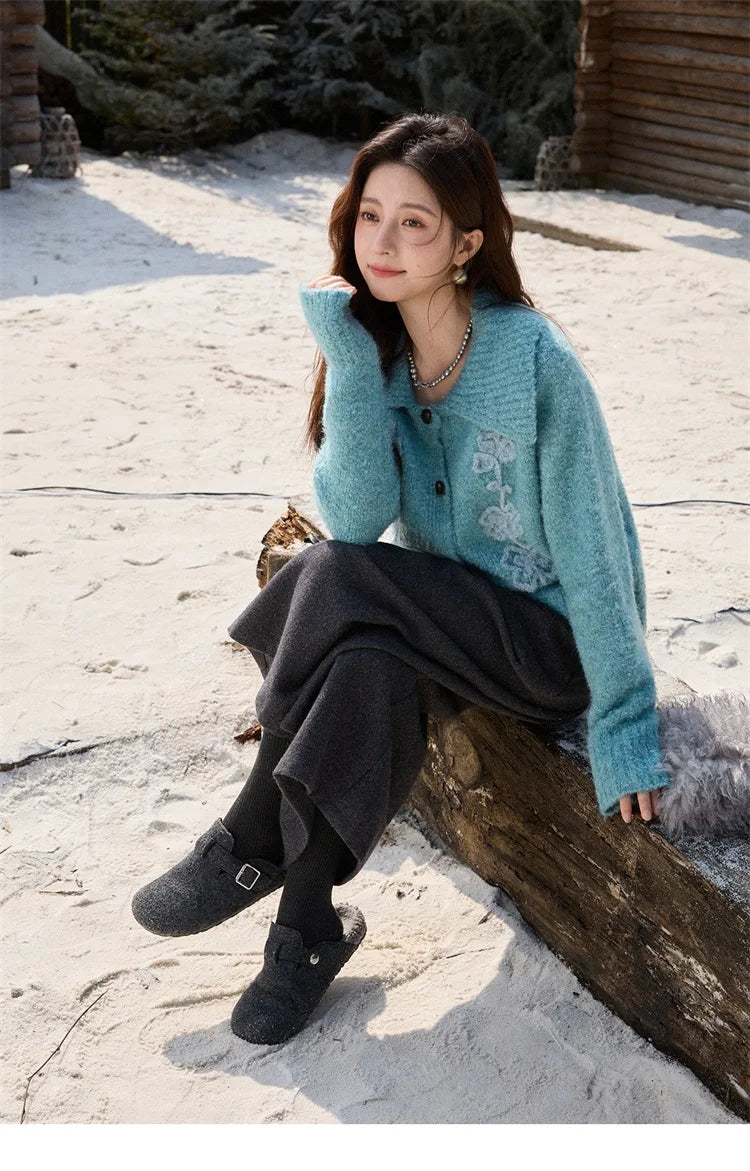 MISHOW Retro Three-dimensional Floral Jacquard Sweater for Women 2025 Autumn Winter Lapel Thickened Knitted Cardigan MXE87Z2684