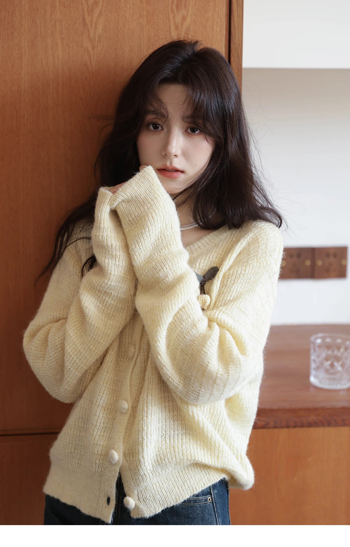 MISHOW Women's Knit Cardigan 2025 Autumn Elegant Camellia Brooch Round Neck Long-Sleeve Top Solid Commute Outerwear MXE44Z1390