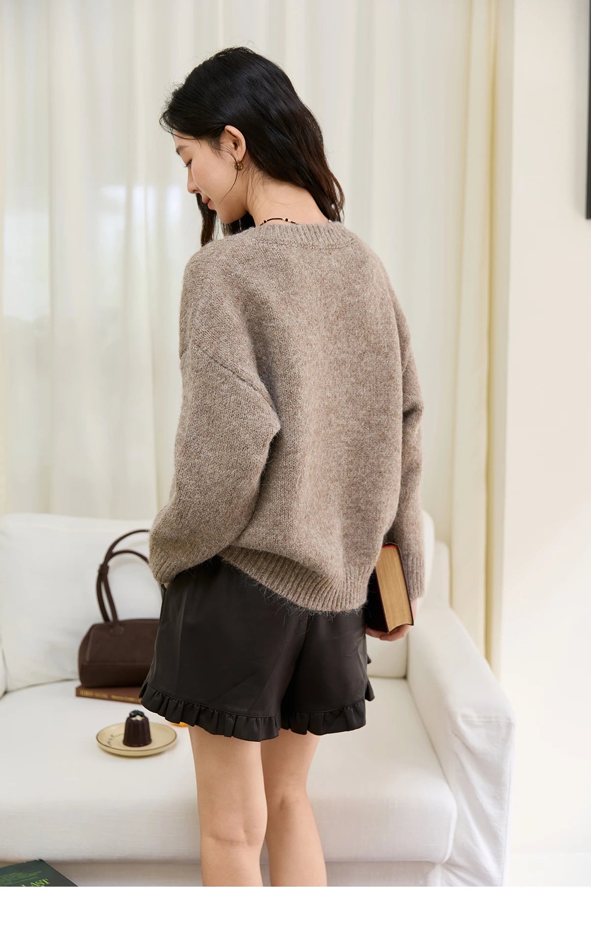 MISHOW Women's Long Sleeve Pullovers 2025 Autumn Winter New Puppy Embroidery Loose Casual V Neck Knit Sweater Luxury  MXE48Z2570