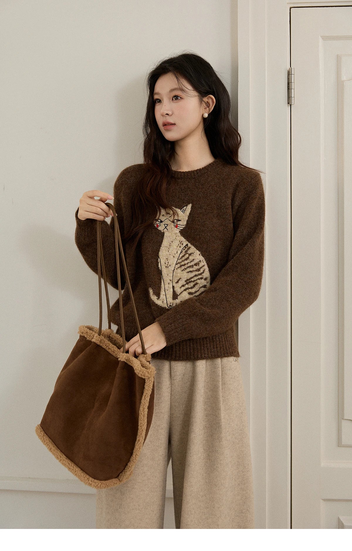MISHOW Women's Brown Knitted Sweater 2025 Autumn Winter Cat Pattern Jacquard Crew Neck Sweaters Loose Pullover Tops MXE94Z2991