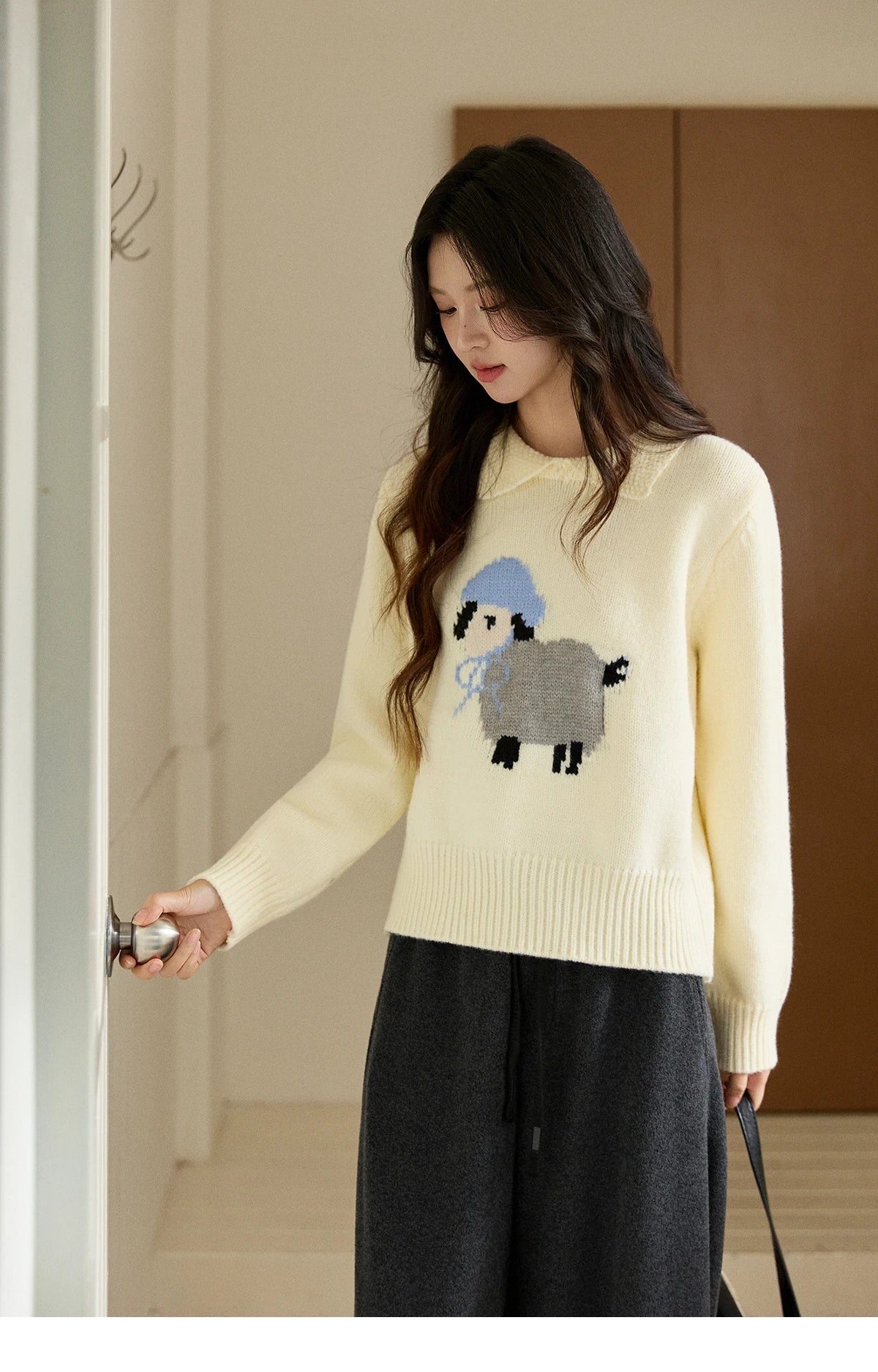 MISHOW Women's Beige White Knitted Sweater 2025 Autumn Winter Round Collar Sheep Pattern Loose Warm Pullover Sweaters MXE94Z2962