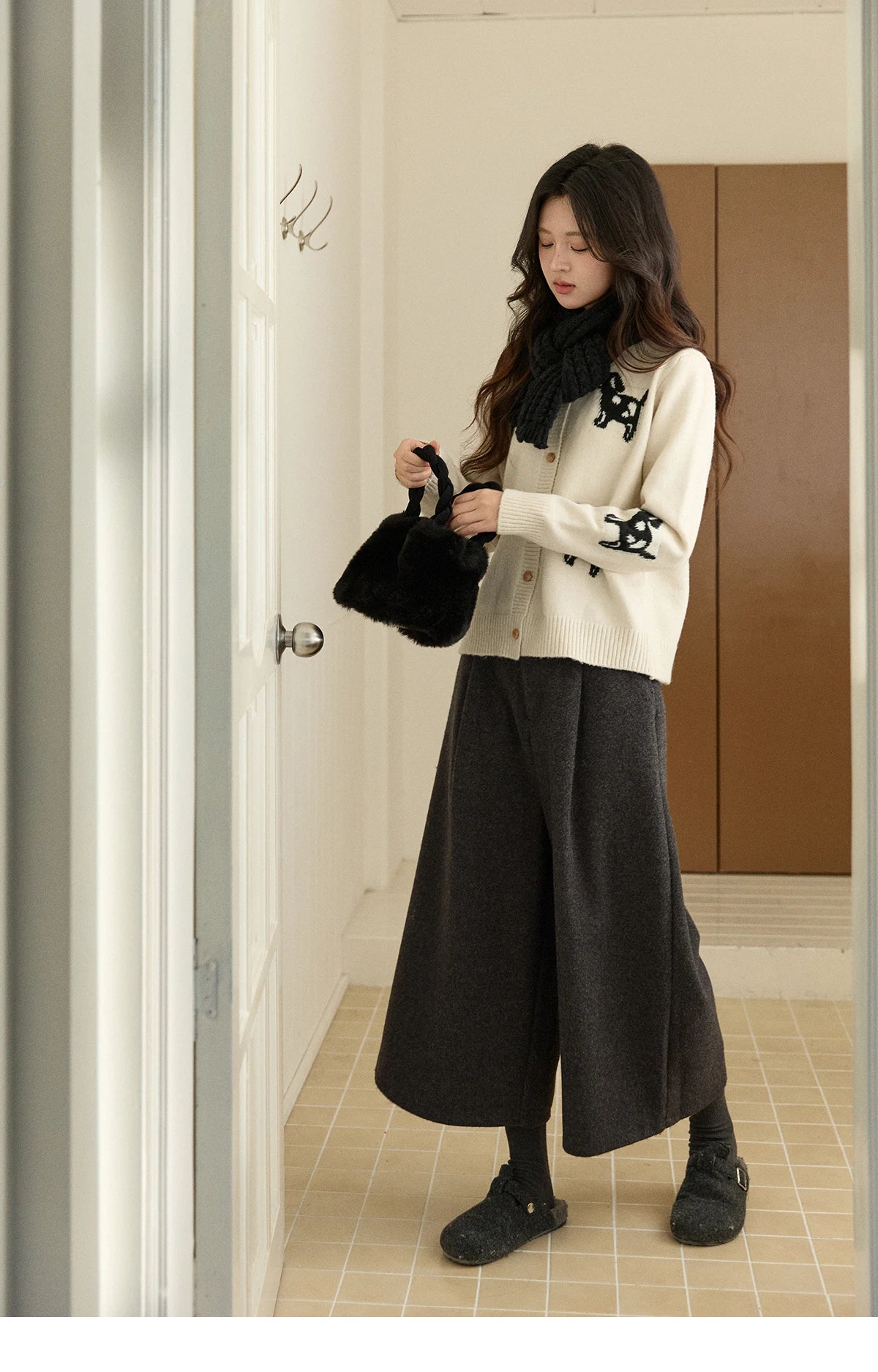 MISHOW Women's Puppy Jacquard Knit Cardigan 2025 Winter Single-breasted Crew Neck Top Warm Loose Sweaters Office Lady MXE93Z2950