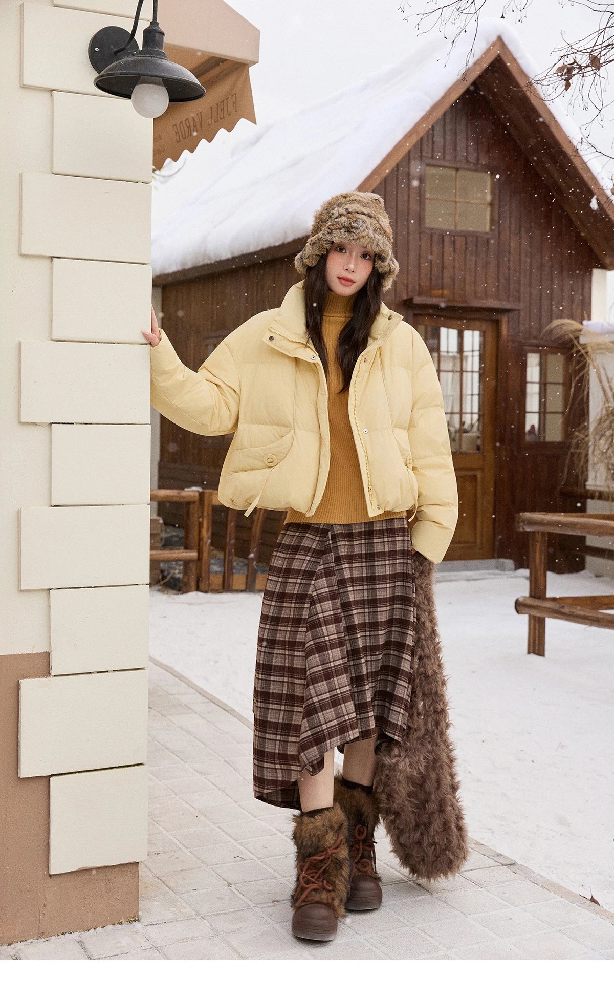 MISHOW Short Down Jacket Women 2025 Winter Fashion Blue Windproof White Duck Down Turn-down Collar Zippered Coat Warm MXE51Y0083