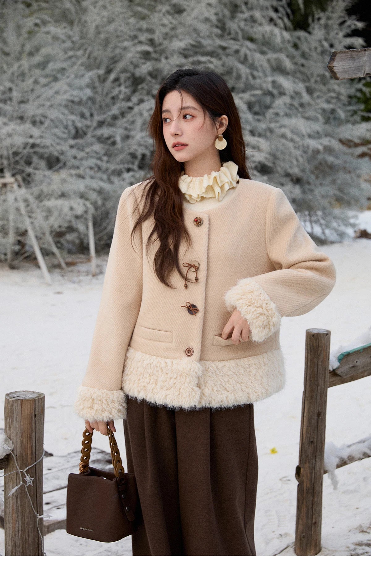 MISHOW Retro Apricot Wool Thickened Short Coat 2025 Winter Plush Splicing Coat Placket Vintage Handmade Buttons Coat MXE92W0998