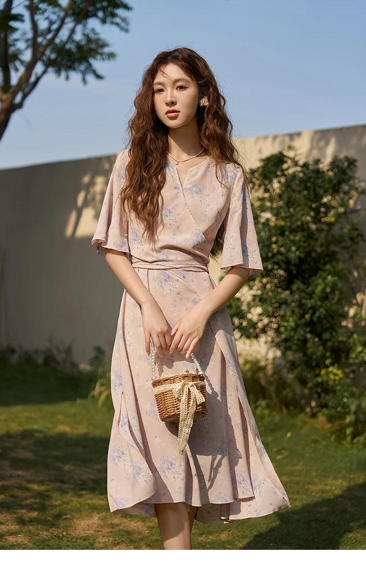 MISHOW Floral Puff Sleeve Dress for Women Summer French A-line V-Neck Lace-up Side Slit Temperament Tea Break Dresses MXC38L1413