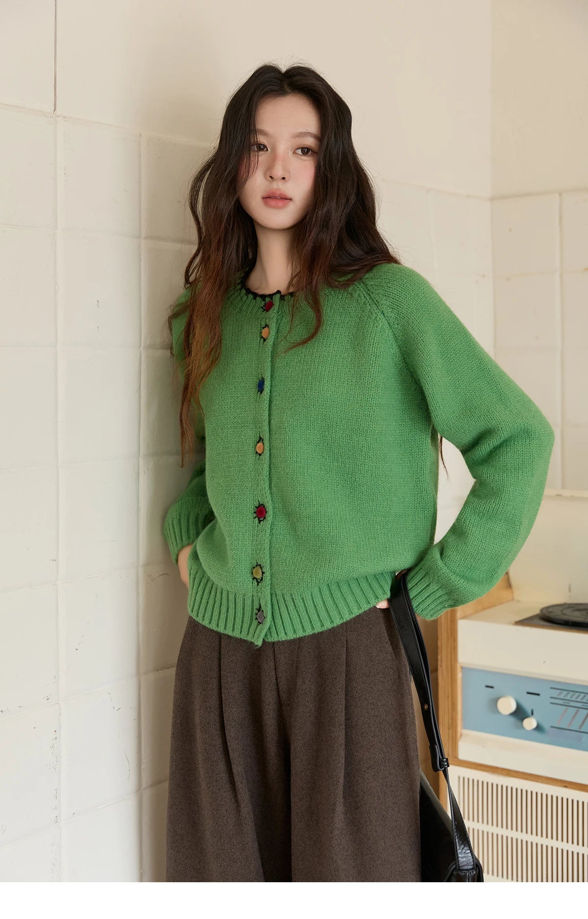 MISHOW Color Button Thickened Sweater for Women 2025 Winter Minimalist Loose Crew Neck Long Sleeves Cardigan Ladies MXE88Z2688