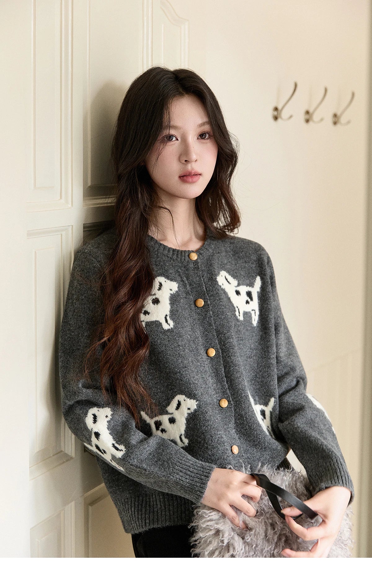 MISHOW Women's Puppy Jacquard Knit Cardigan 2025 Winter Single-breasted Crew Neck Top Warm Loose Sweaters Office Lady MXE93Z2950