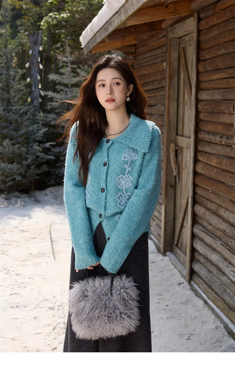 MISHOW Retro Three-dimensional Floral Jacquard Sweater for Women 2025 Autumn Winter Lapel Thickened Knitted Cardigan MXE87Z2684