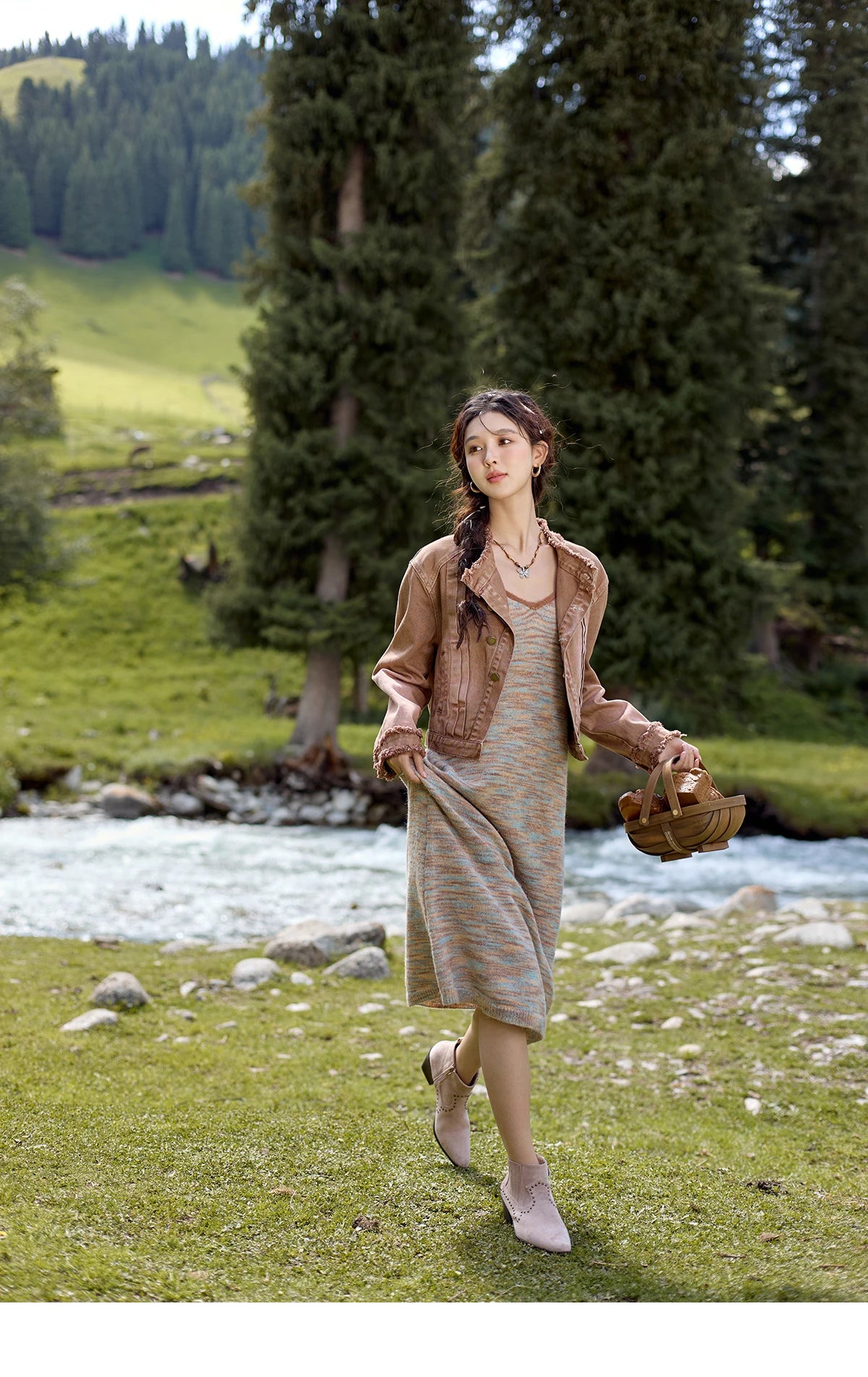 MISHOW Women's French Retro Denim Jacket 2024 Autumn Short 100Cotton Streetwear Top Wide-waisted Single Breasted Coat MXD43W0391