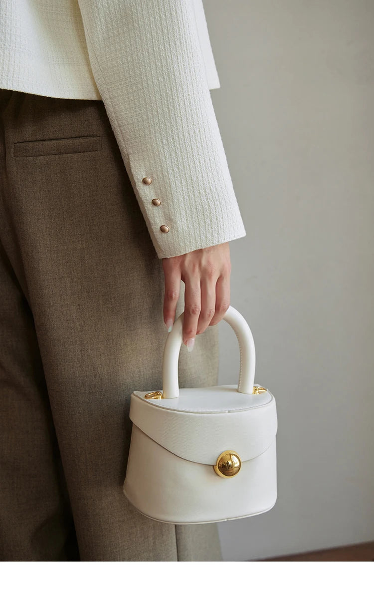 MISHOW Retro Round Neck Coats for Women Spring Autumn Pockets Loose Gold Button Single Breasted Solid Short Jackets MXC44W0072