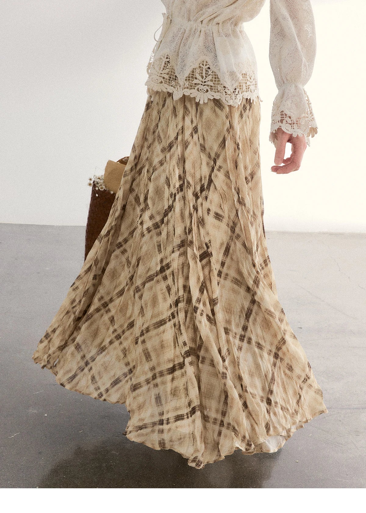 MISHOW Women's Lace V Neck Long Sleeve Shirts 2026 Spring Drawstring Waist Ruffled Hem Casual Loose Apricot Blouse MXF108X0998