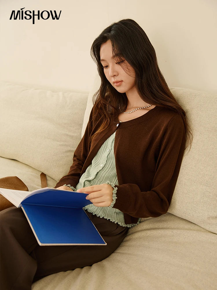 MISHOW Pullover Women 2025 Autumn Winter Retro Fake 2 Pieces Round Neck Color-blocked Lace Trim Knit Sweater Slim Top MXE46Z2545