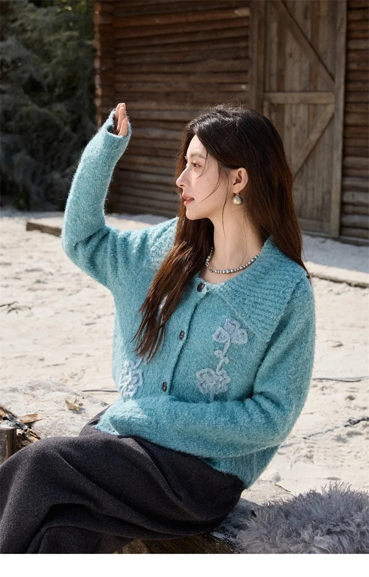 MISHOW Retro Three-dimensional Floral Jacquard Sweater for Women 2025 Autumn Winter Lapel Thickened Knitted Cardigan MXE87Z2684