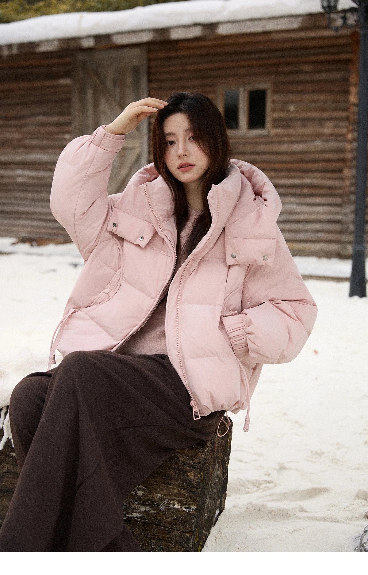 MISHOW Women's Lightweight Padded Jacket 2025 Winter 90%White Duck Down Puffer Jacket Hooded Warm Short Down Jacket MXE51Y0078