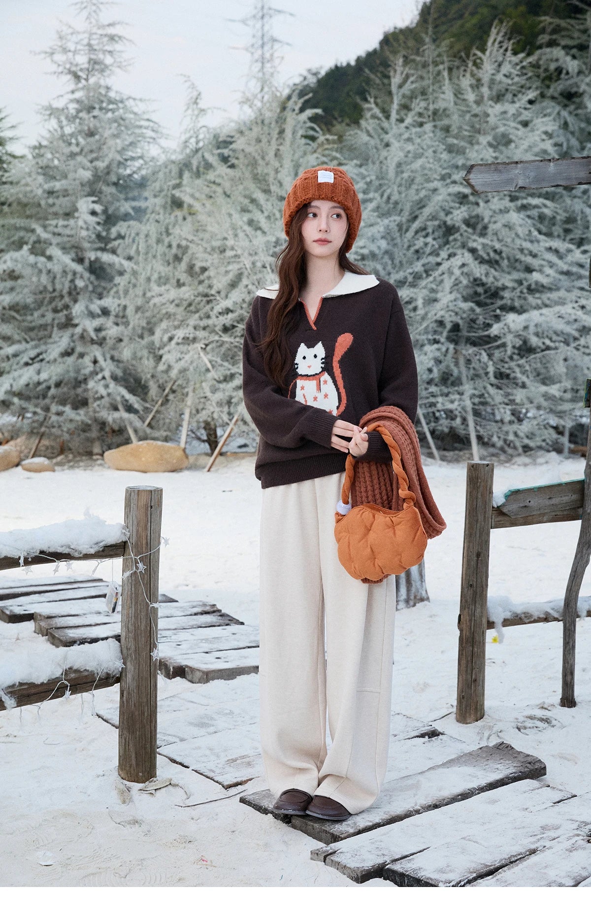 MISHOW Women's Retro Arctic Fleece Cat Sweater 2025 Autumn Winter Color Block Lapel 3D Jacquard Thick Knitted Top MXE90Z2835