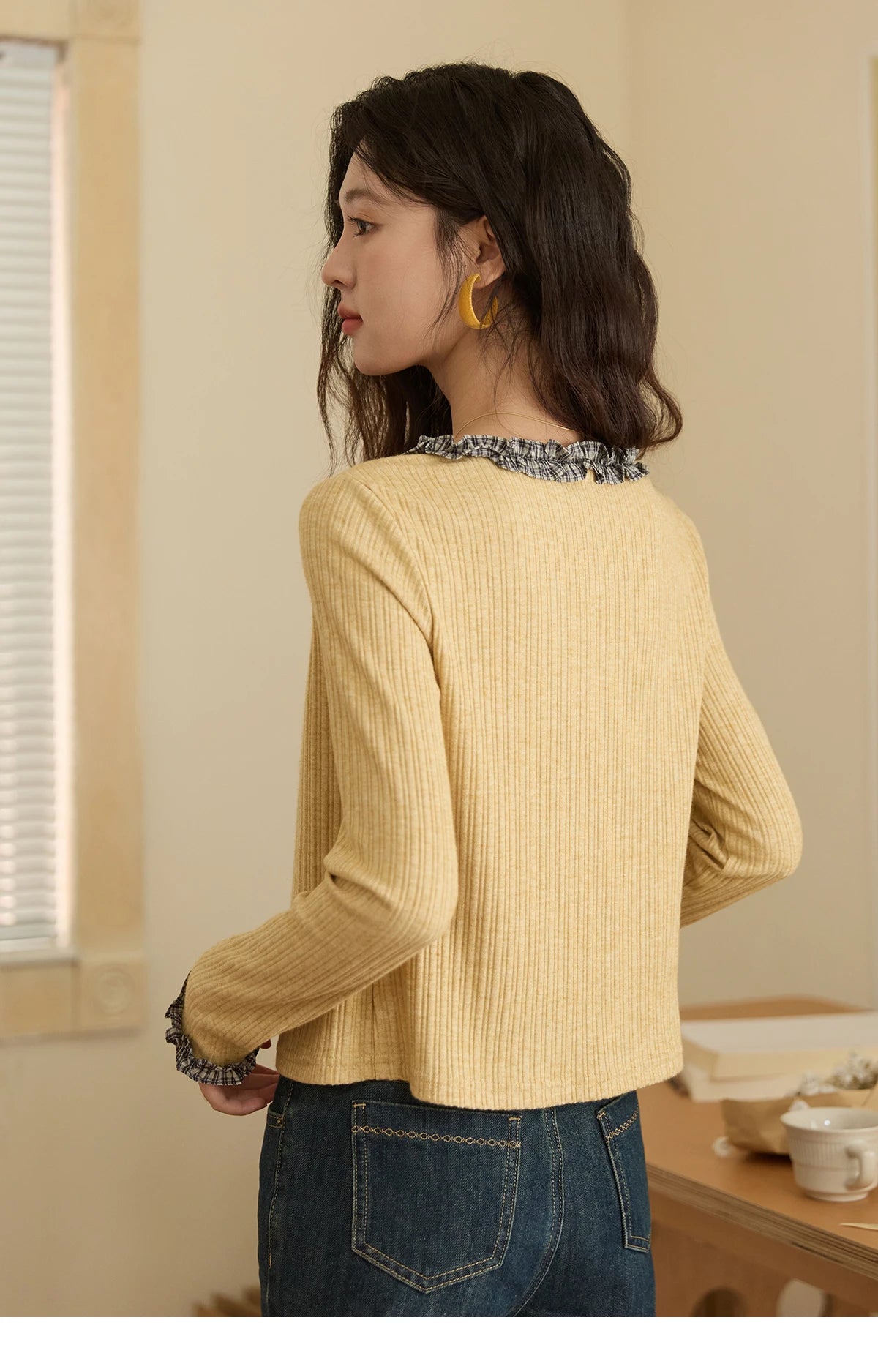 MISHOW Plaid Black Fungus Edge Tied Knitted Sweater for Women Autumn 2025 Pit Striped Knitted Fake Two-piece Top MXE44Z1361