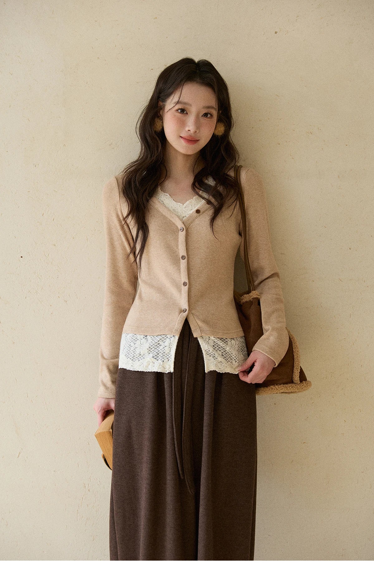 MISHOW Long Sleeve Tops for Woman 2025  Autumn Winter Sweet Gentle V-neck Top with Lace Trim Commute Slim Knit Top  MXE86Z2673