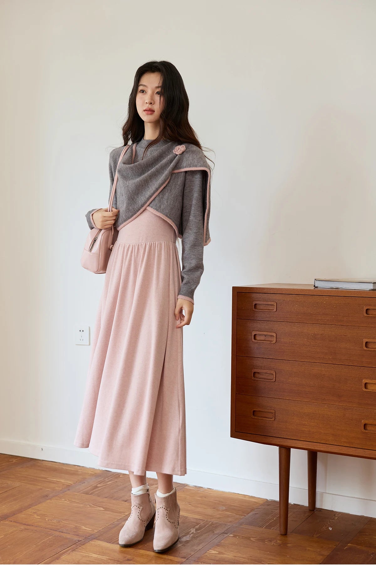 MISHOW  Women's Knitted Suit 2025 Autumn Sweet Style Irregular Round Neck Top Pink Suspender Dress Slim Two-piece SuitMXE49T1397