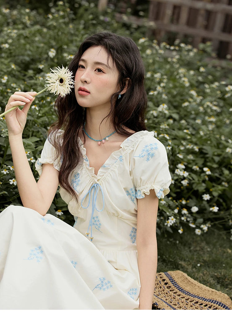 MISHOW French Print Summer Dresses for Women 2025 New Short Puff Sleeve V-neck Slimming Dress Female Fashion Cotton MXE32L2210