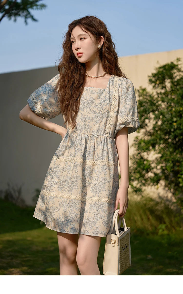 MISHOW Square Collar Blue Floral Dress 2023 Summer French Retro Puff Sleeve Lace Doll Sweet Loose Knee-Length Dresses MXC38L1520