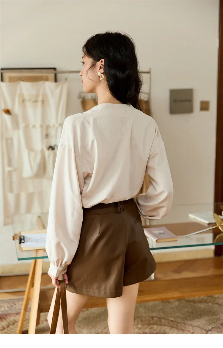 MISHOW Women's PU Leather Shorts Autumn 2025 Slanted Pocket Versatile Short Pants A-line Waist Shorts Excluding Belt MXE48K1086