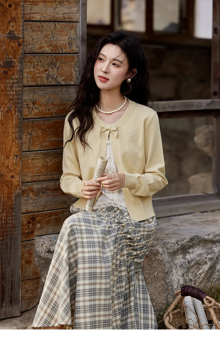 MISHOW Iris Embroidery Round Neck Cardigan for Women Spring 2025 Loose Knitted Thin Bow Design（Not Include Lace Vest） MXE13Z1142