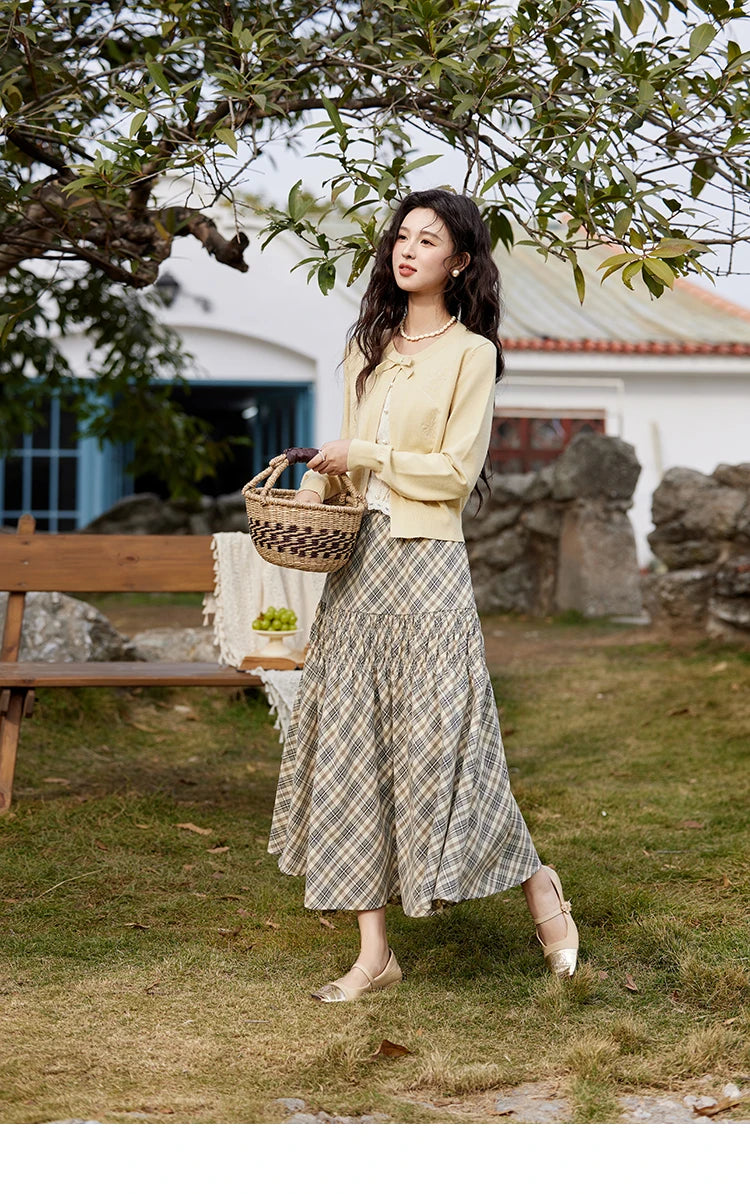 MISHOW Lace Embroidered Camisole for Women Spring 2025 Adjustable Shoulder Straps Slim Tank Top Sexy Sweet Camisole MXE13D0050