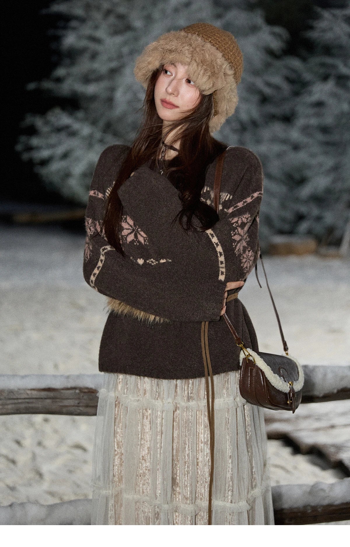 MISHOW Women's Pullovers 2025 Winter Retro Brown Loose Crew Neck Snowflake Jacquard Sweaters Commute Warm Knit Top MXE86Z2655