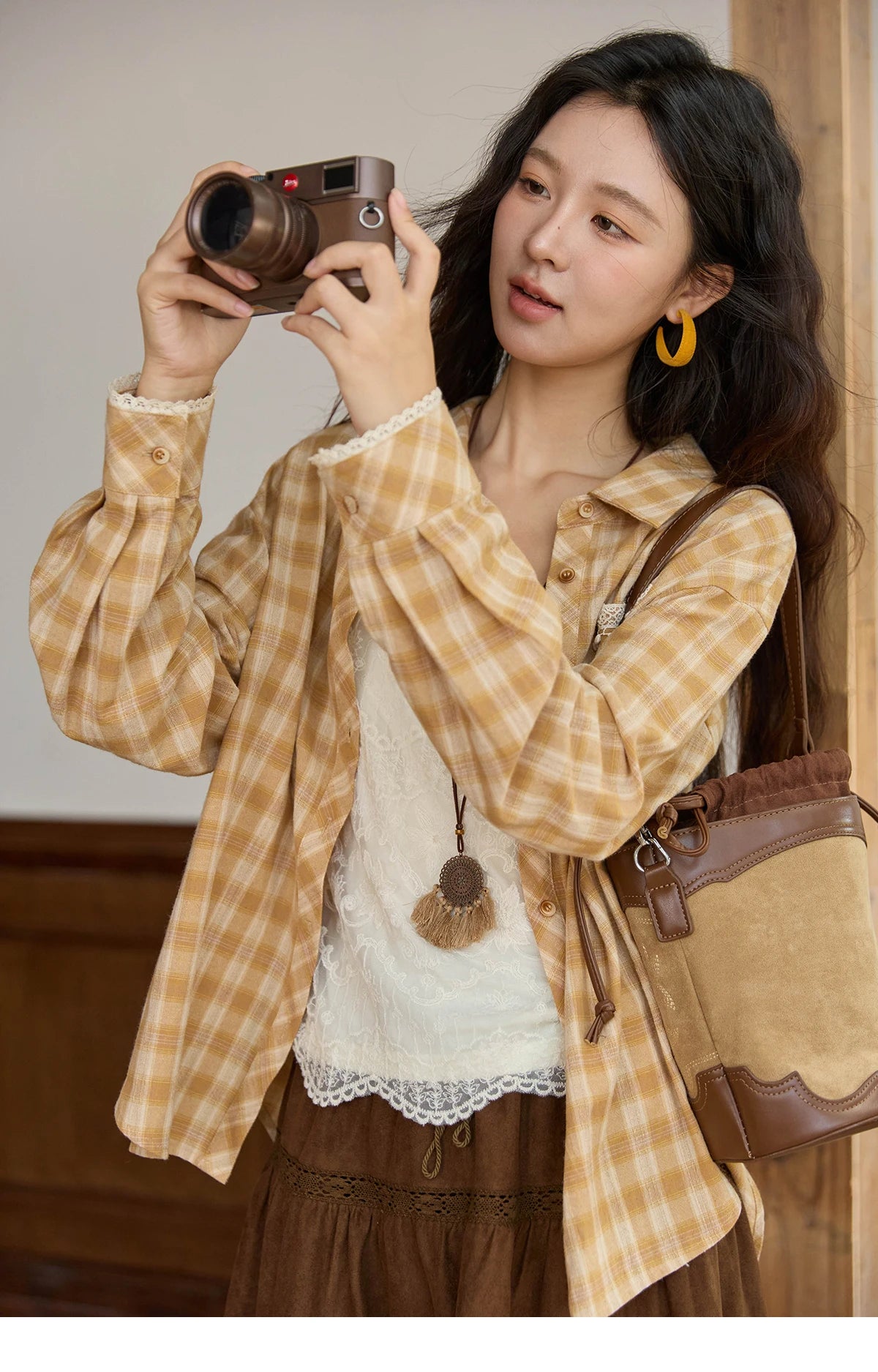 MISHOW Women's Retro Plaid Long Sleeved Shirt 2025 Autumn Korean Loose Casual Plaid Top with Lace Pocket Lapel Shirts MXE43C2378