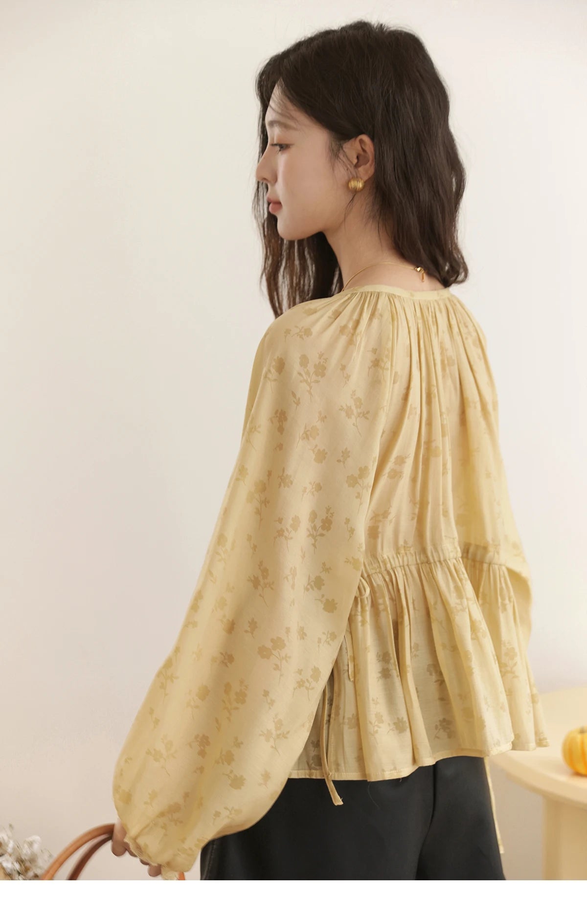 MISHOW Elegant Woman Shirt 2025 Autumn Yellow Printing Lantern Sleeves Shirt Commute Drawstring Waist Lace Trim Top MXE45X2499