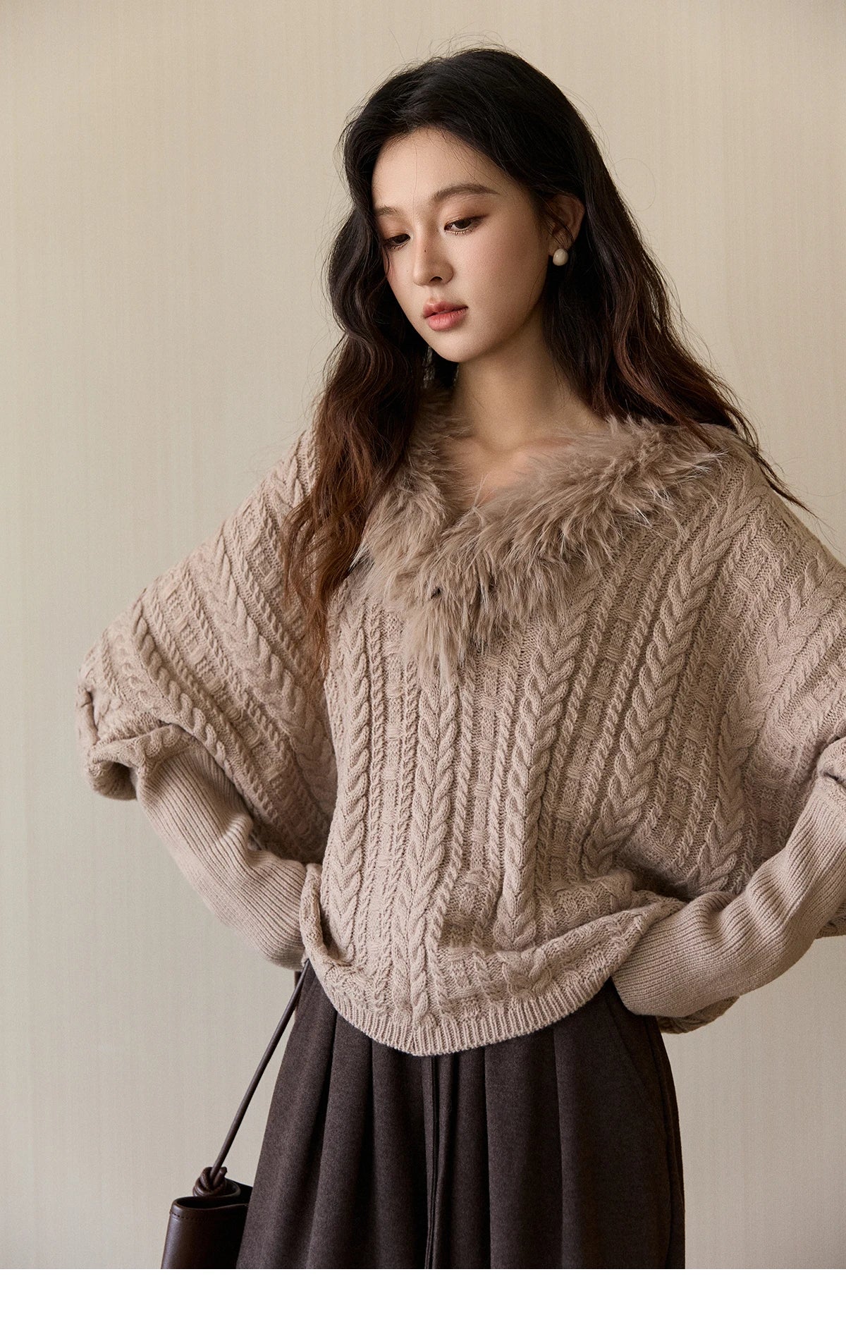 MISHOW Women's Batwing Sleeve KnittedSweater 2025 Winter Faux Fur Collar Cable Knit Puff Sleeve Warm Pullover Tops MXE94Z2985