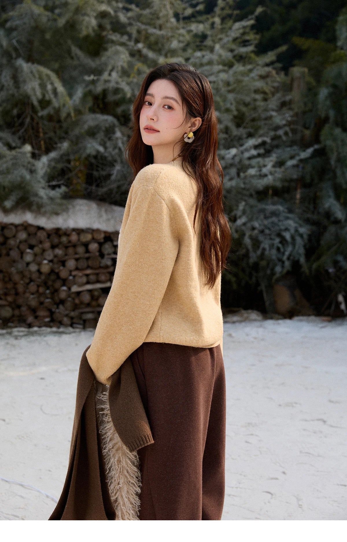 MISHOW Handmade Embroidered Jacquard Sweater for Women in Autumn Winter 2025 Thick Pony Knitted Pullover Sweaters MXE92Z2848