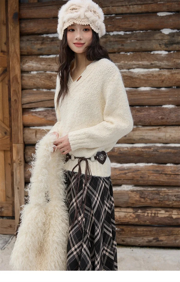 MISHOW  Luxury Women Sweaters 2025 Winter Elegant V-neck Thick Pullovers Retro Ribbed Cuff Versatile Long-sleeved Top MXE87Z2755