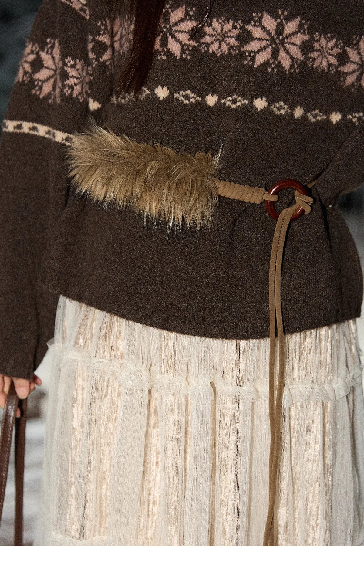 MISHOW Women's Pullovers 2025 Winter Retro Brown Loose Crew Neck Snowflake Jacquard Sweaters Commute Warm Knit Top MXE86Z2655