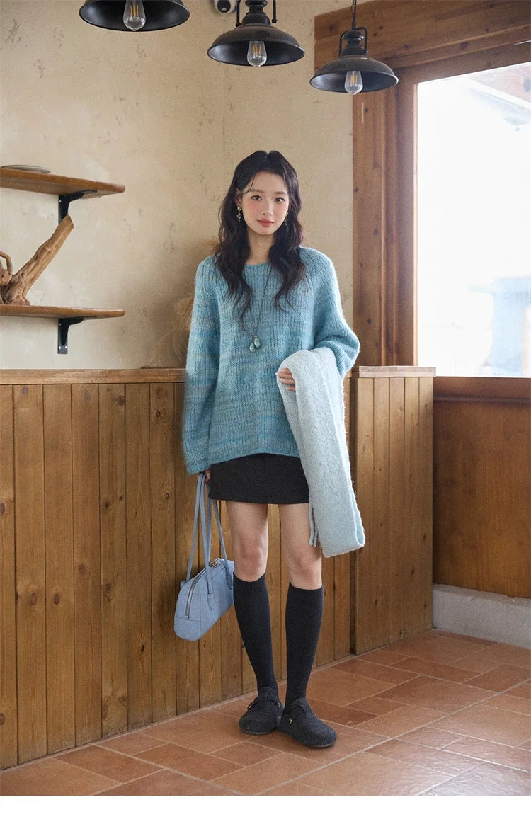 MISHOW Women's Blue Sweater 2025 Winter Fashion Loose Crew Neck Long Sleeve Pullover Pullovers Soft Versatile Top MXE86Z2733