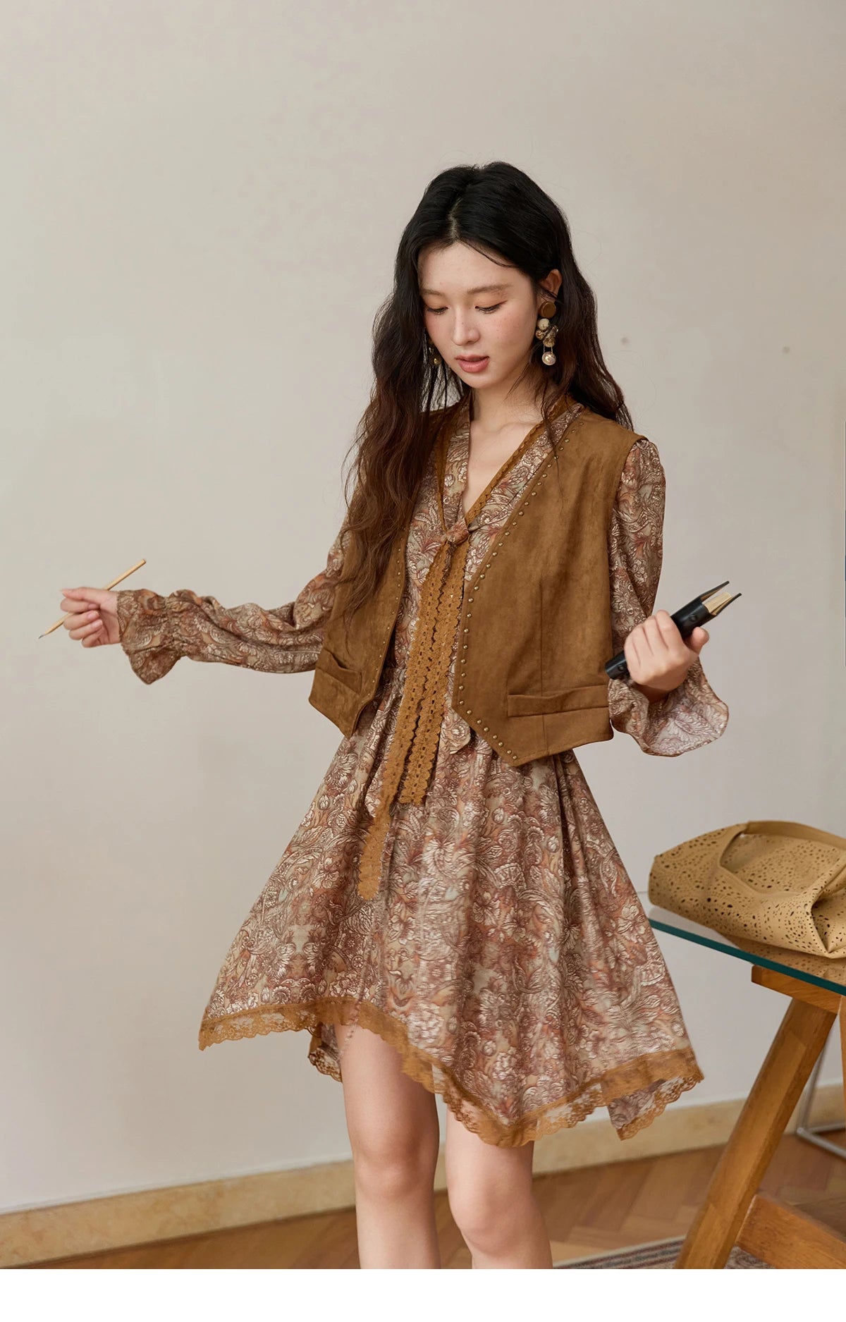 MISHOW Suede Vest Jacket for Women 2025 Autumn French Vintage Sleeveless Thin Vest Coat Rivet Design V-neck Vests MXE46L2518