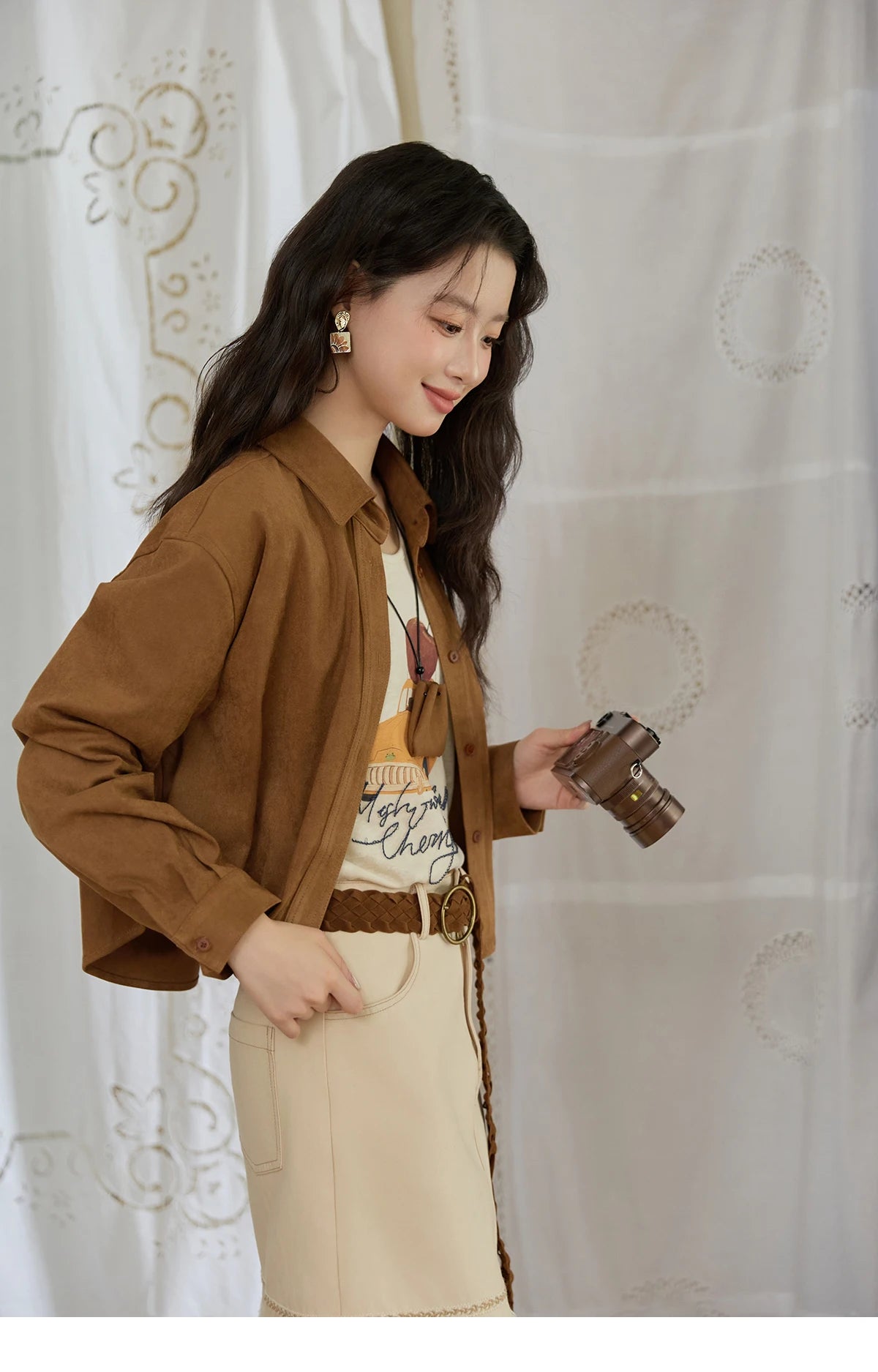 MISHOW Autumn Women's Jacket Retro Turn Down Collar Short Jacket Dropped Patch Pocket Casual Outerwear with Pendant MXE45C2413
