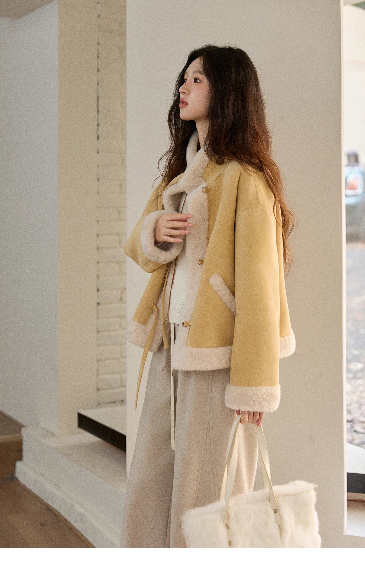 MISHOW  Woman Yellow Jackets 2025 Winter Suede Fur Collar Short Coat Luxury Comfortable Single-breasted Commuter Coat MXE89W0897