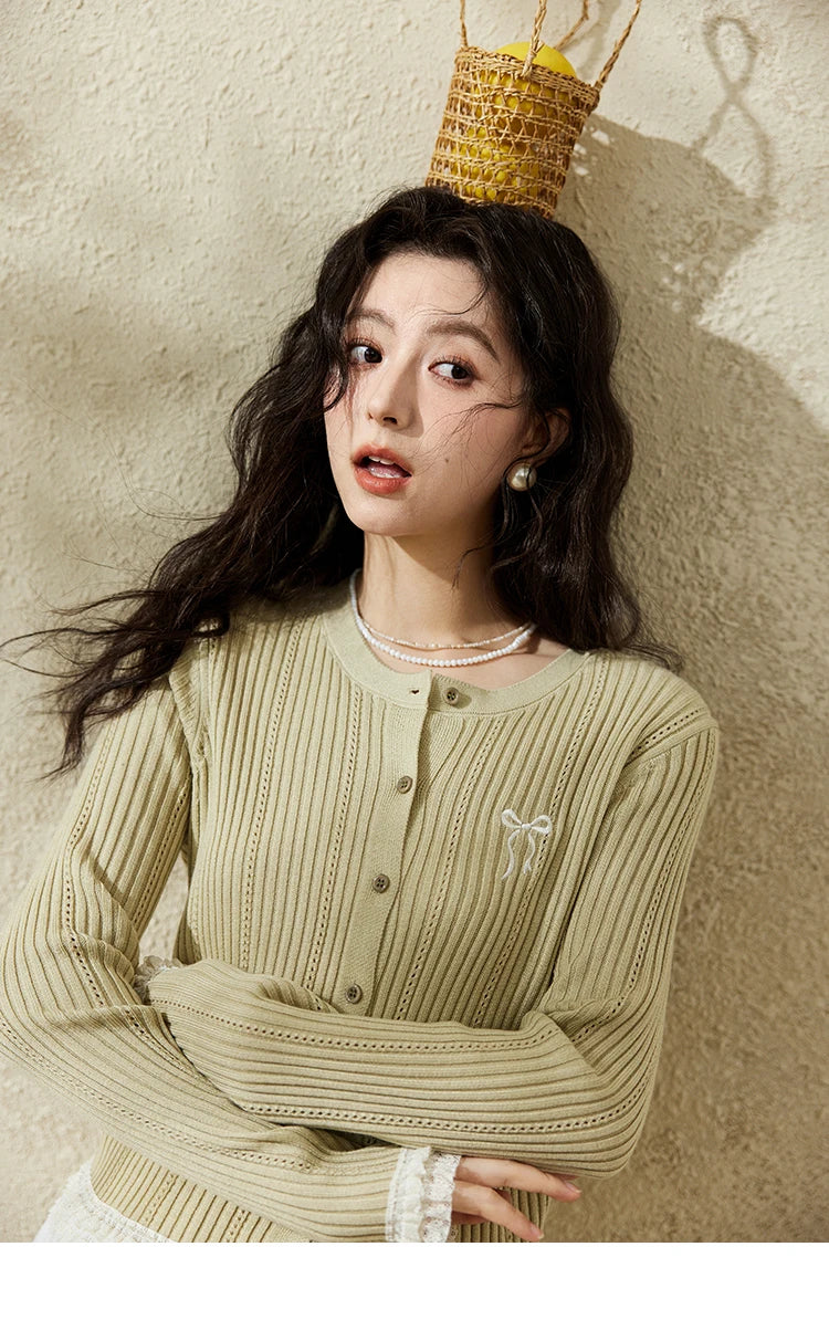 MISHOW Macaron Knitted Tops 2025 Spring Hollow Hook Flower Lace Splicing Tops Bow Embroidery O-neck Long Sleeve Tees MXE16Z1211