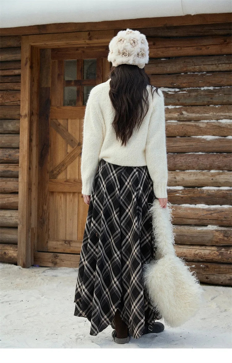 MISHOW  Luxury Women Sweaters 2025 Winter Elegant V-neck Thick Pullovers Retro Ribbed Cuff Versatile Long-sleeved Top MXE87Z2755