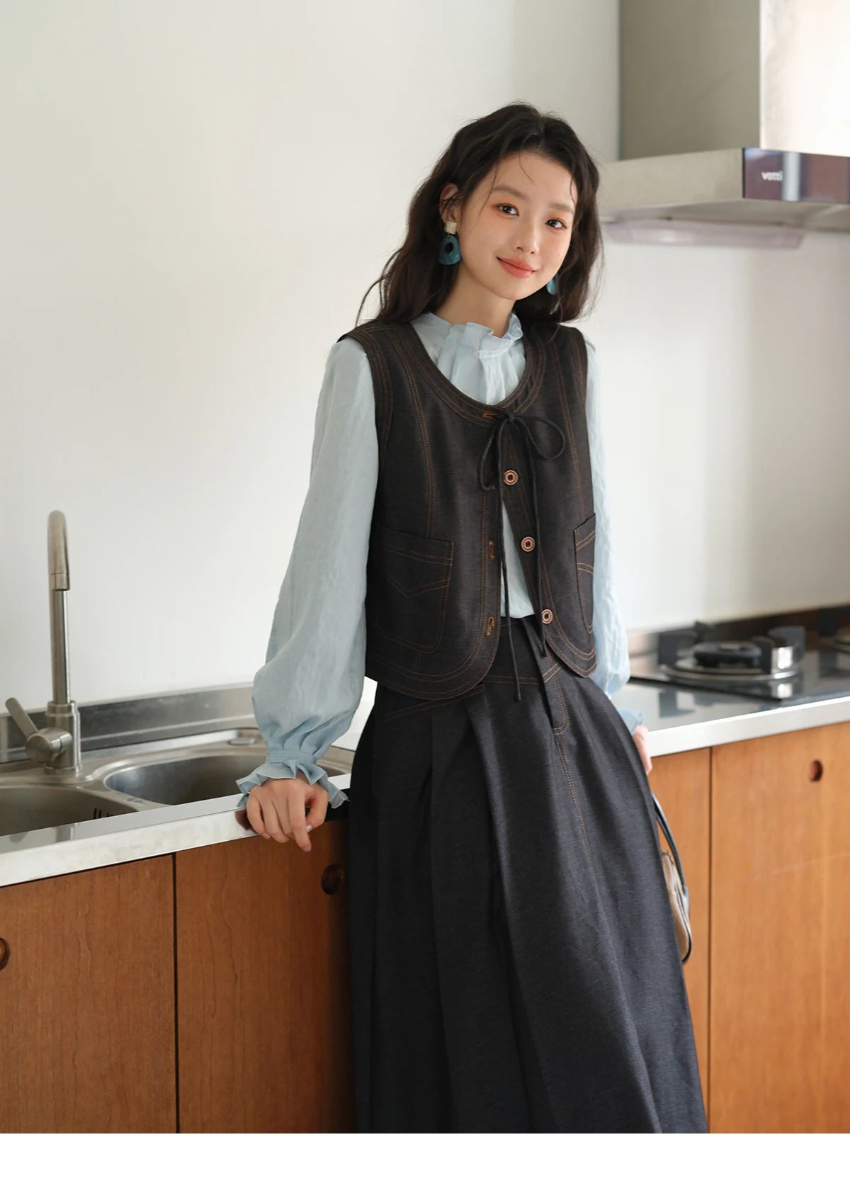 MISHOW Deep Blue Imitation Denim Vest Coat 2025 Autumn Round Neck Lace-up Coat Contrasting Button Single Breasted Top MXE41W0797