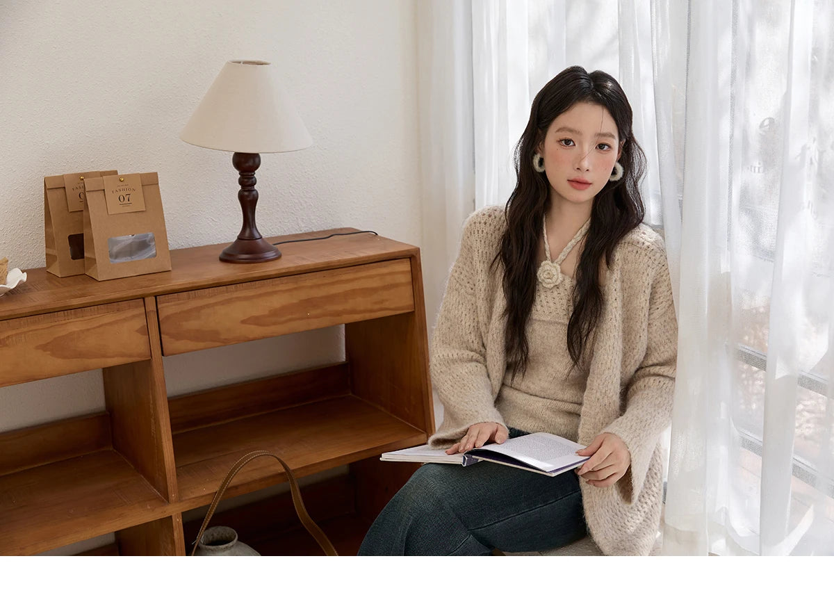 MISHOW Apricot Knitted Halter Two-Piece Set Women's 2025 Autumn Winter Retro Flower Decoration Commute Cardigan Set MXE51T1424