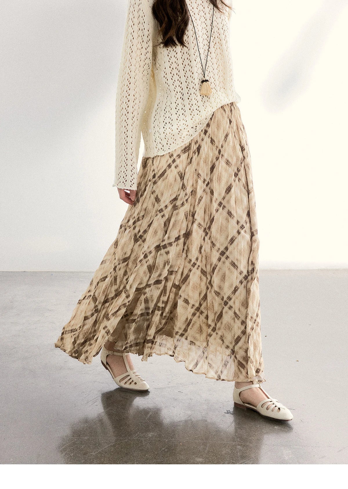 MISHOW Women's Beige Plaid Maxi Skirt 2026 Spring High Waist Flowy A-Line Skirts Elastic Waist Casual Chiffon Skirt MXF108B0769