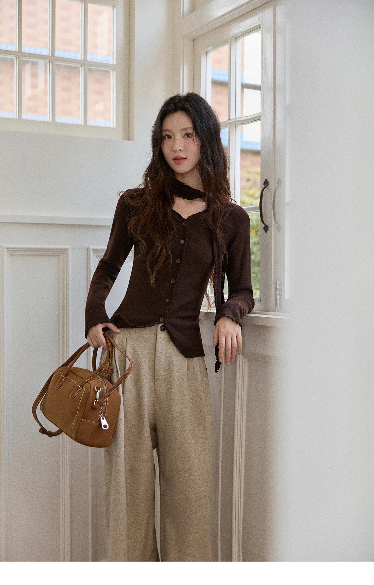 MISHOW New Ruffled Edge Knitted Pullovers for Woman 2025 Retro Slim V-neck Ribbon Knit Top Cmfortable Winter Clothes MXE86Z2728