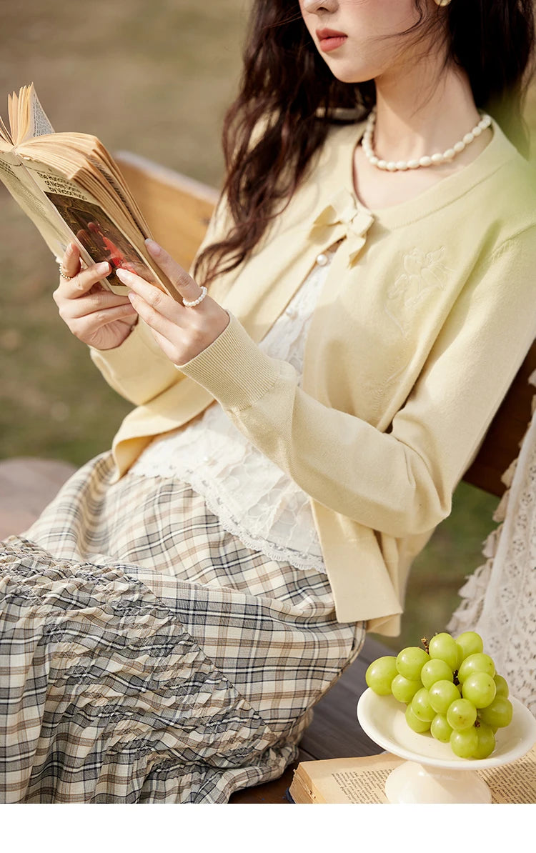 MISHOW Iris Embroidery Round Neck Cardigan for Women Spring 2025 Loose Knitted Thin Bow Design（Not Include Lace Vest） MXE13Z1142