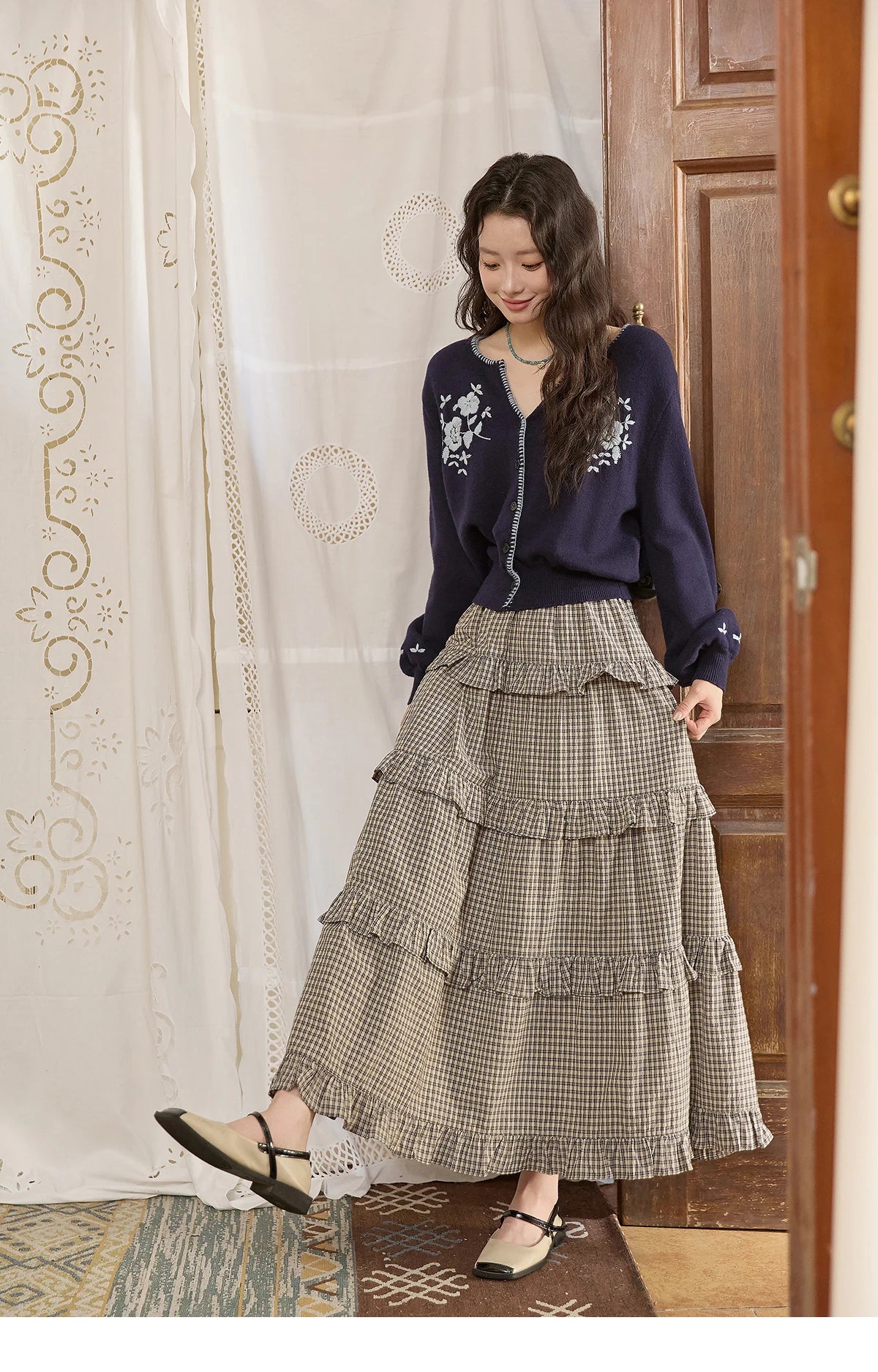 MISHOW Dark Blue Cardigan Women 2025 Autumn New French Vintage Embroidered Knit Cardigan Casual Round Neck Sweater MXE45Z1381