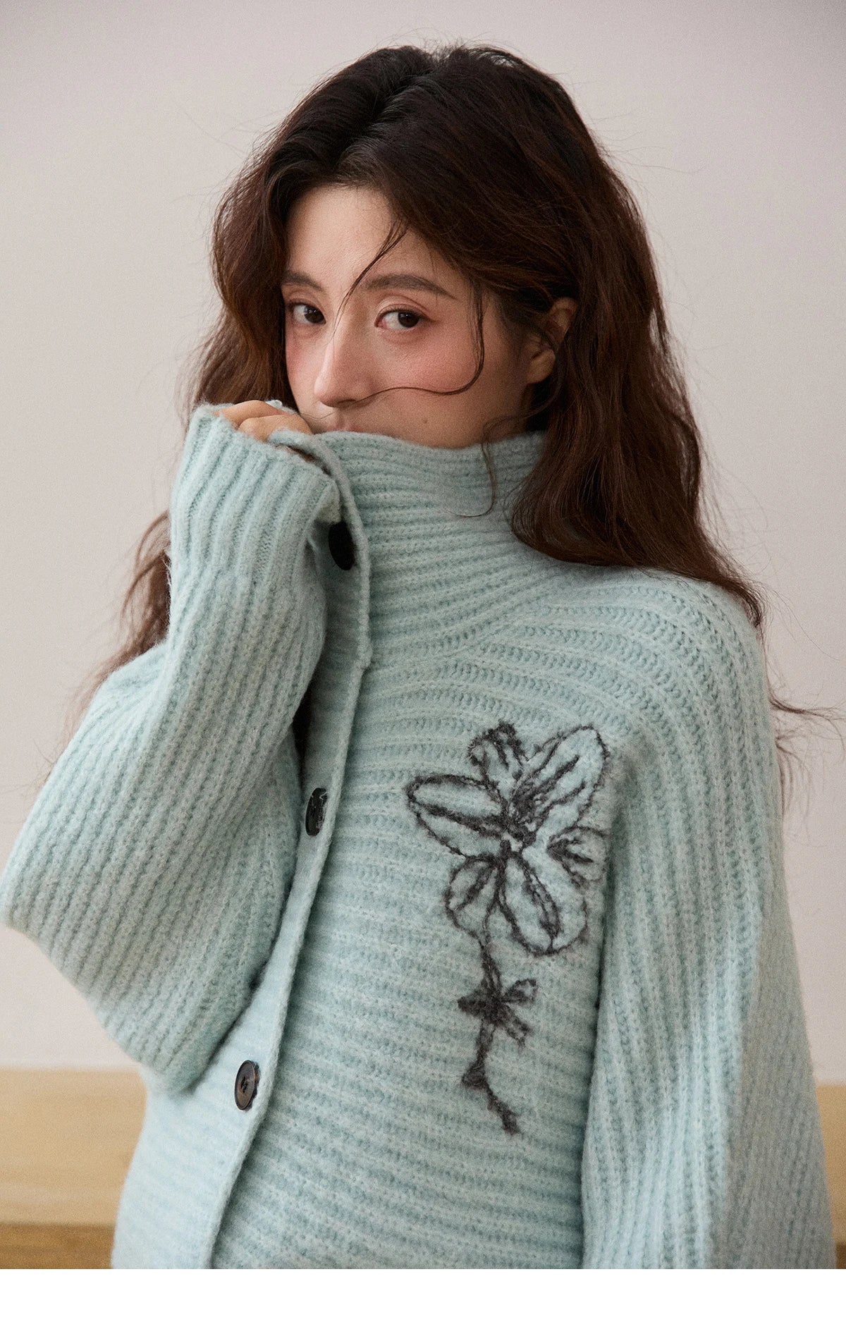 MISHOW Flower Jacquard Knit Cardigan Woman 2025 Winter Retro Luxury Loose Blue Stand-up Collar Outerwear Casual Top MXE86Z2665