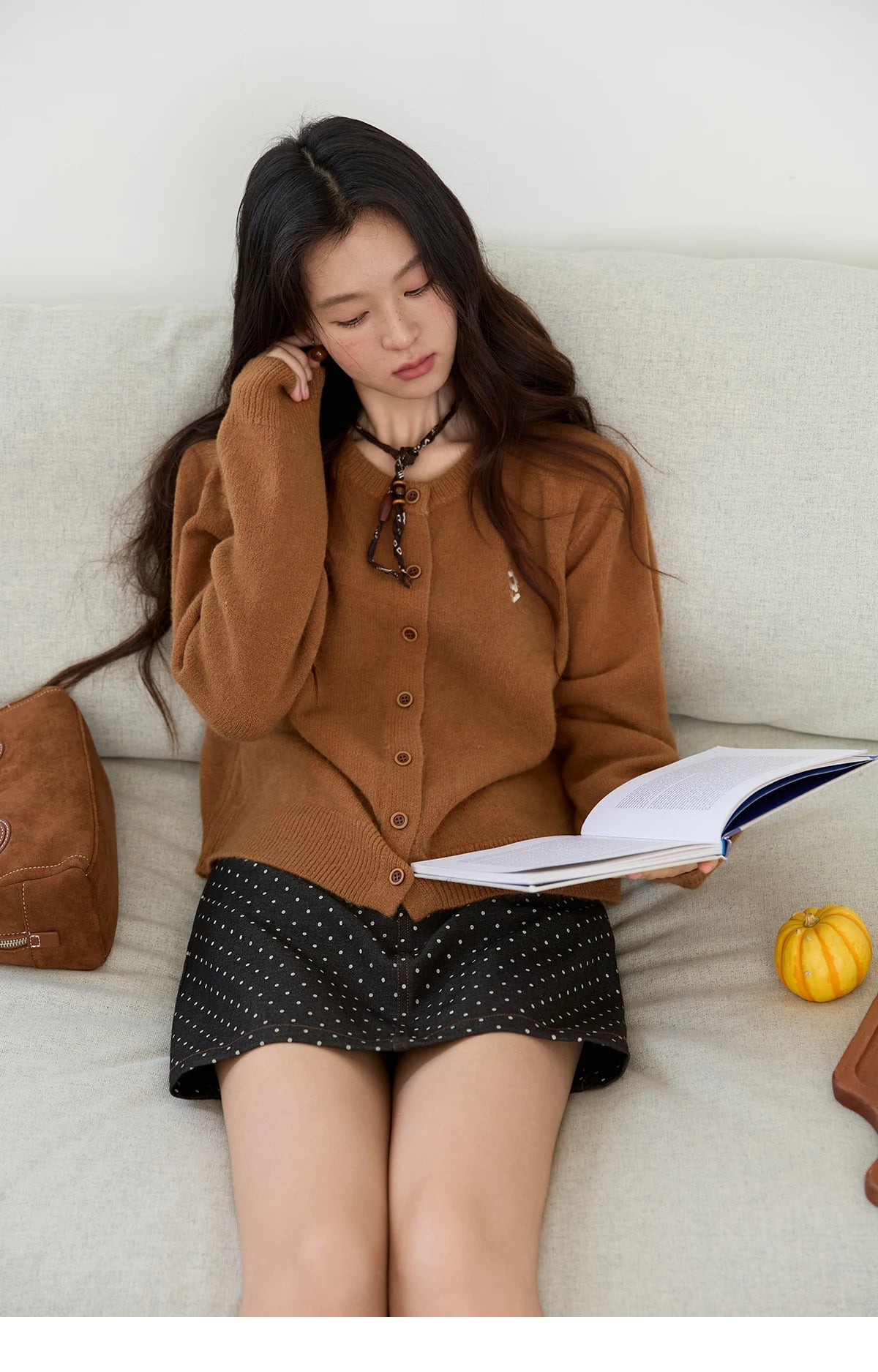 MISHOW Retro Flower Embroidery Cardigan for Women 2025 Round Neck Single Breasted Buckle Loose Knit Autumn Cardigan MXE46Z2588